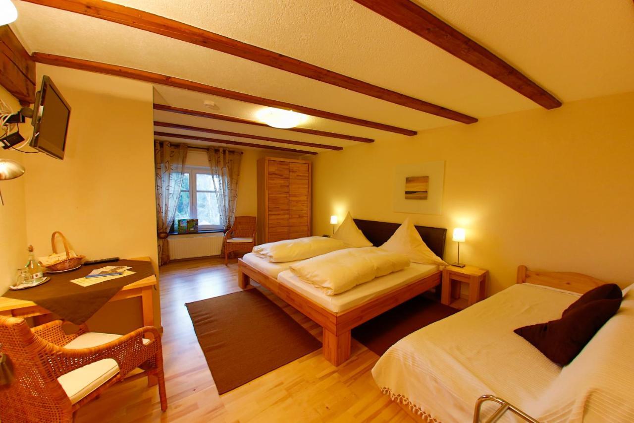 Gasthof Zum Goldenen Kreuz 윌헴스돌프 외부 사진